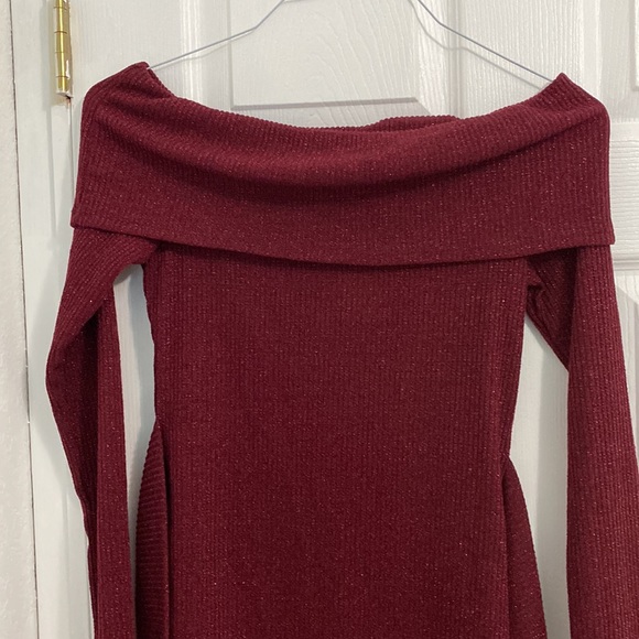 NWT FASHION NOVA OFF SHOULD TOP LONG SLEEVE TIE FRONT SIZE L BURGUNDY - Picture 4 of 8